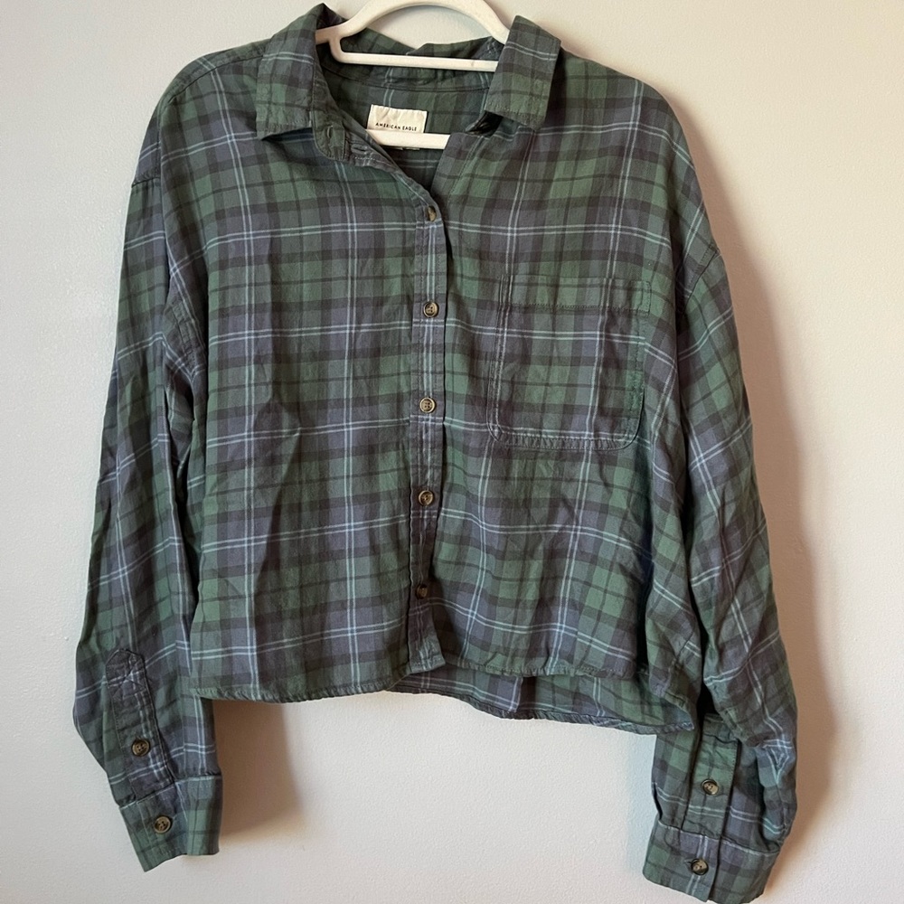 AE crop flannel